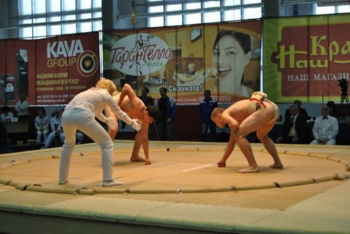 У Луцьку за титул чемпіонів Європи билися сумоїсти